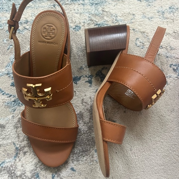 BRAND NEW TORY BURCH SANDALS!!! - Picture 4 of 5